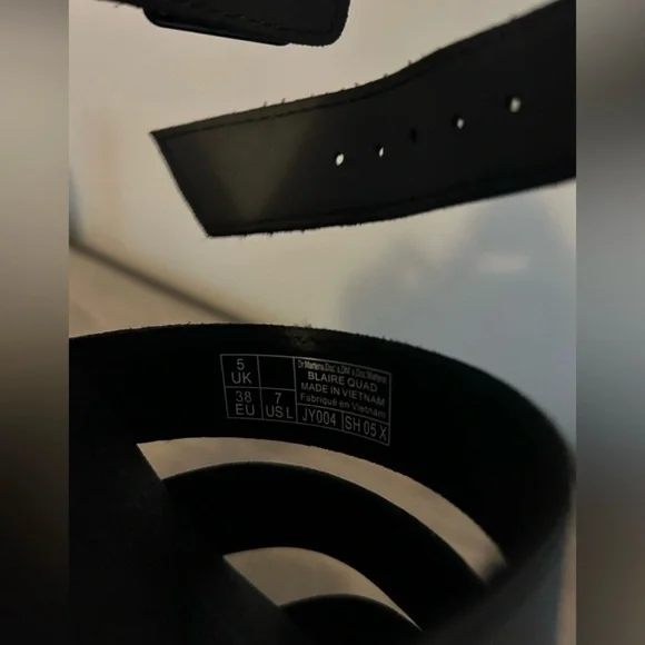 Dr. Martens platform sandals- size 7 - Picture 3 of 3